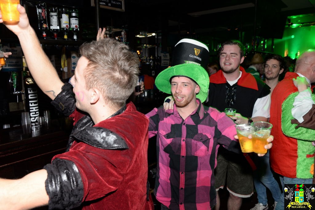 ../Images/Carnavals maandagavond in VdG 431.jpg